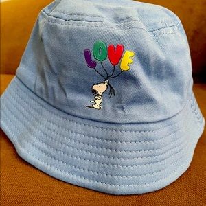 Snoopy Bucket Hat-Gender Neutral like New🔆